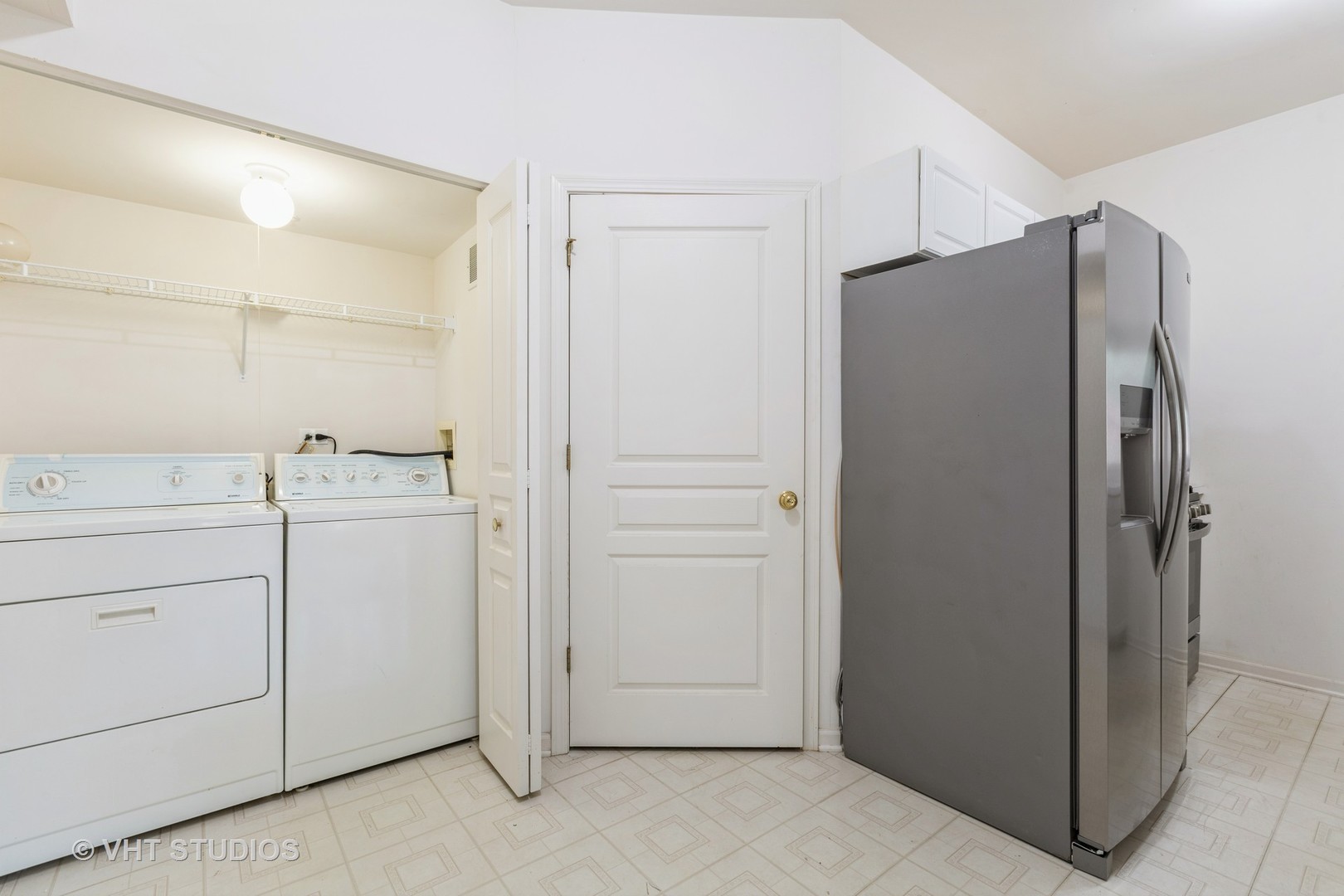 4 Arboretum Drive, Lombard, IL 60148