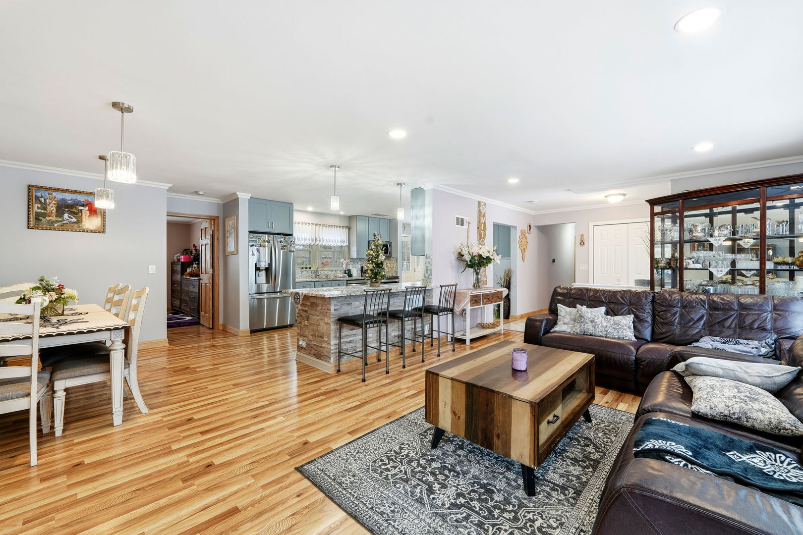 172 CORNELL Avenue, Des Plaines, IL 60016