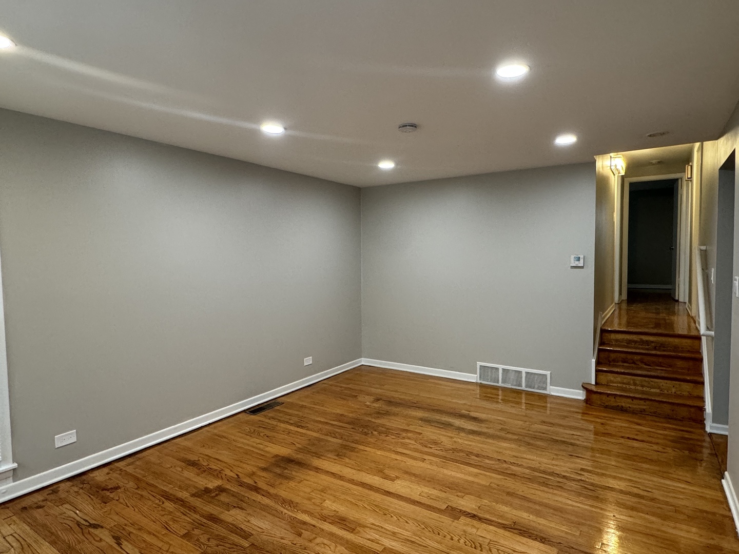 1127 E 159th Place, South Holland, IL 60473