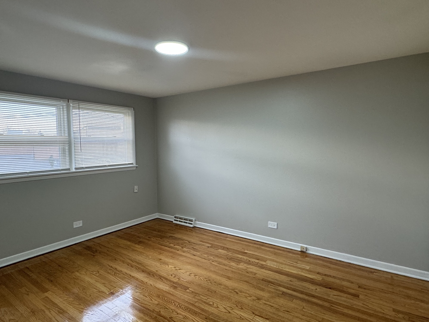 1127 E 159th Place, South Holland, IL 60473