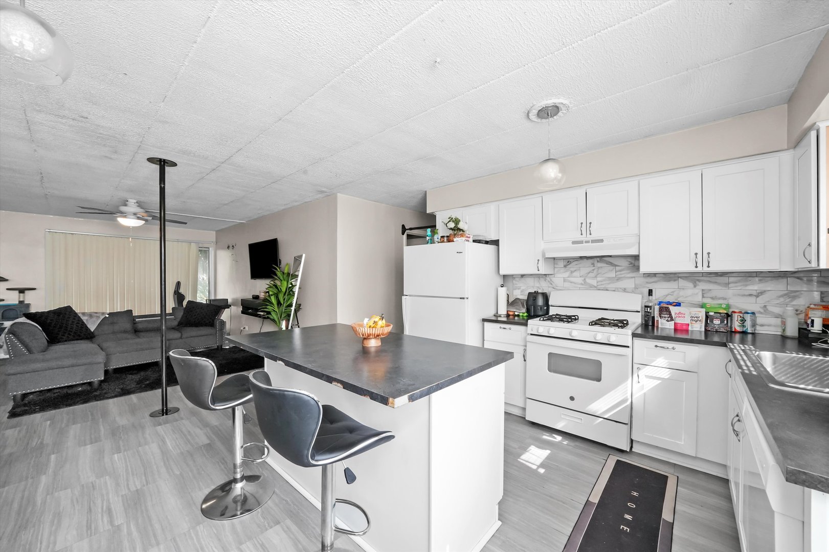 129 N Mason Avenue #105, Chicago, IL 60644