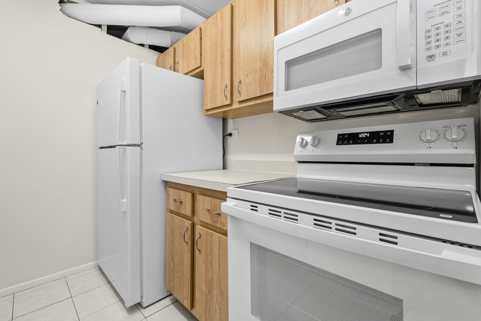 3240 N Manor Drive #216, Lansing, IL 60438