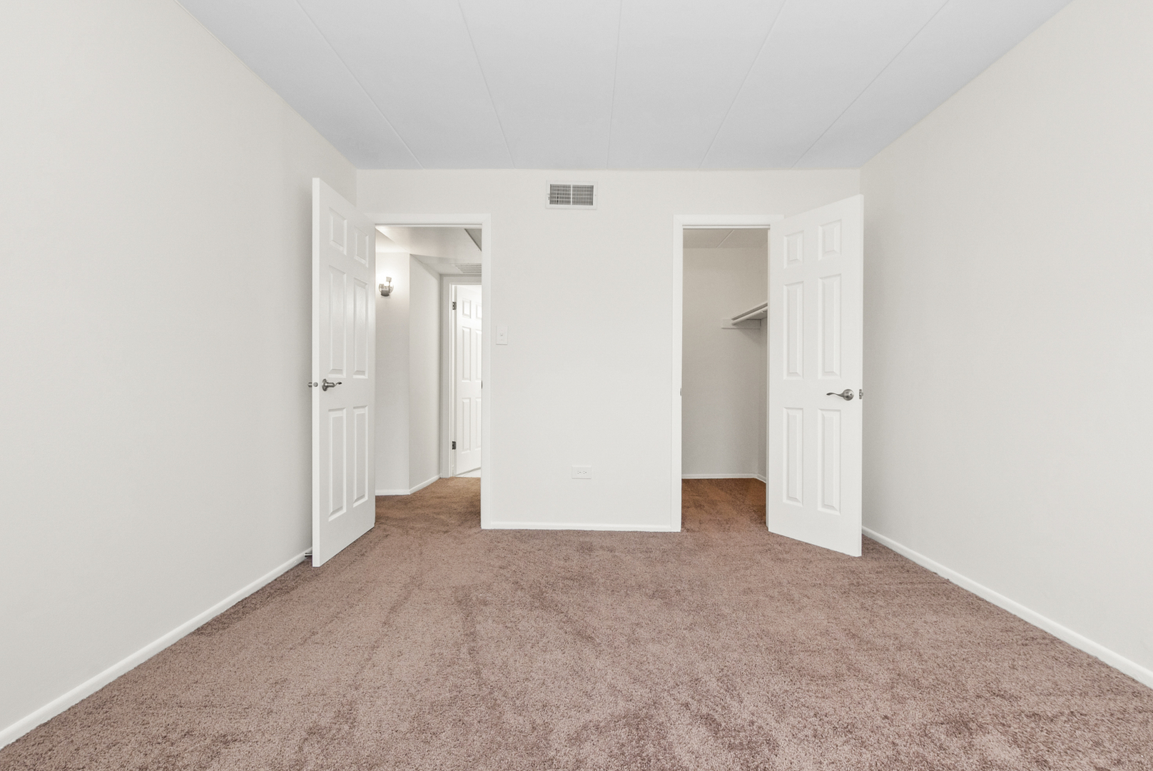 3240 N Manor Drive #216, Lansing, IL 60438