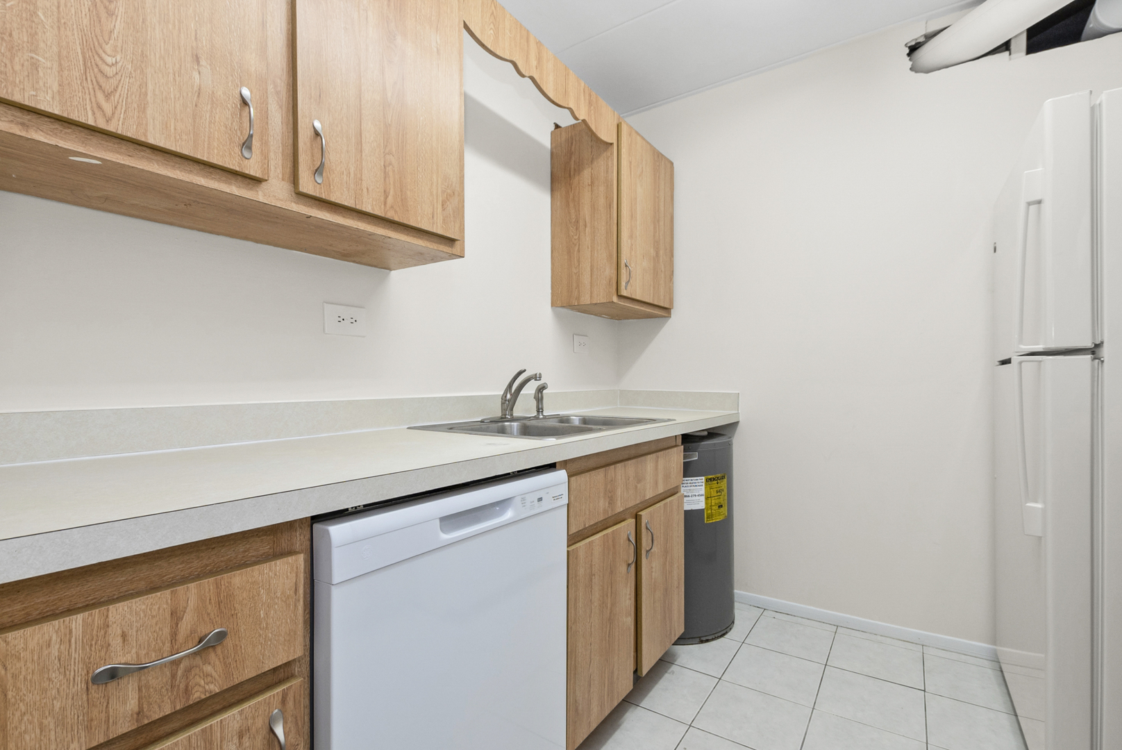 3240 N Manor Drive #216, Lansing, IL 60438