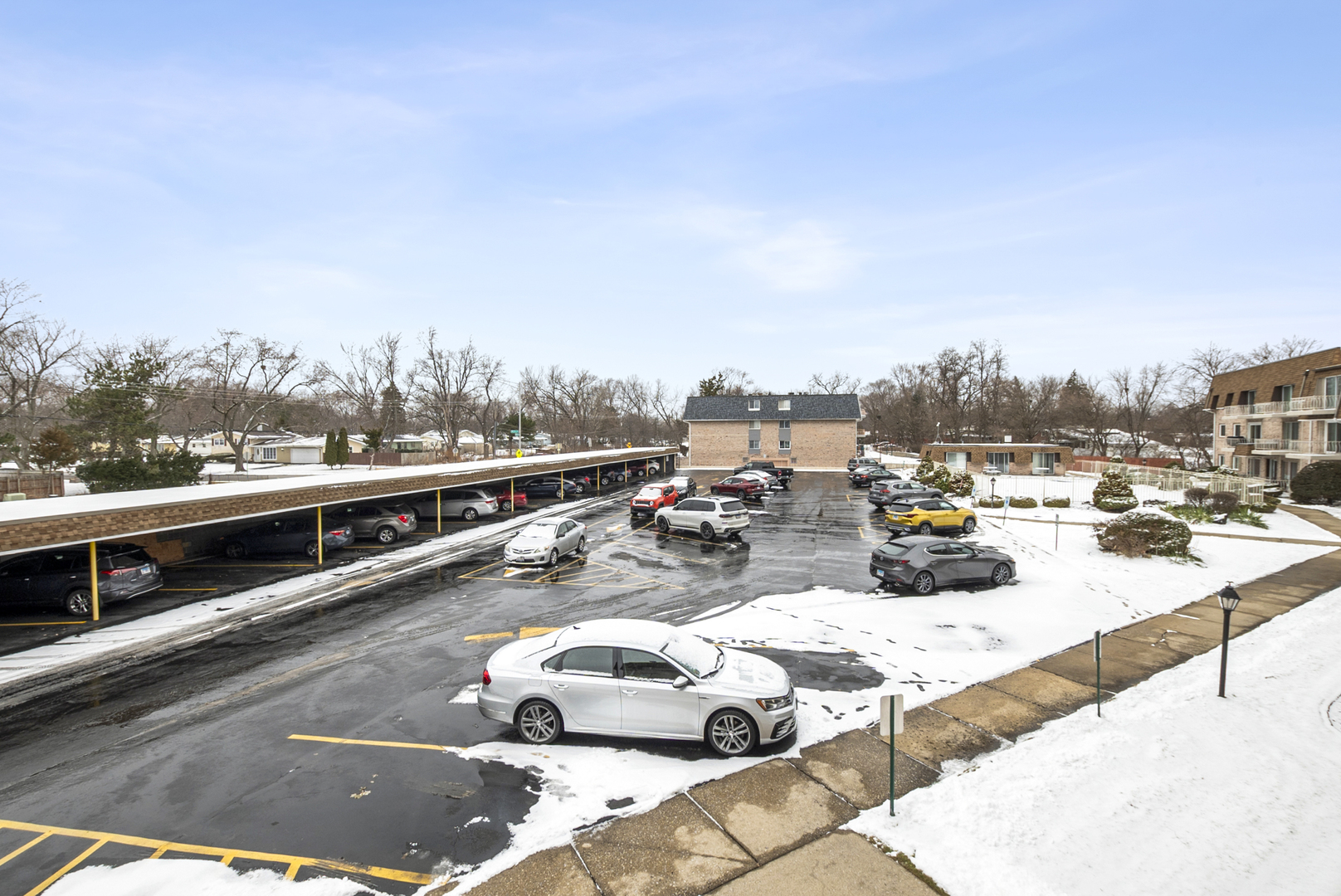 3240 N Manor Drive #216, Lansing, IL 60438