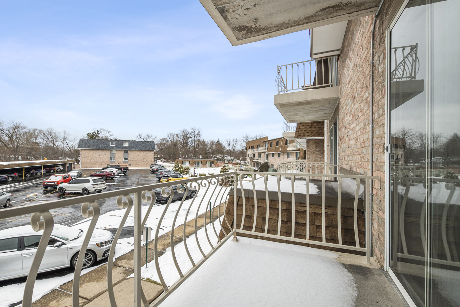 3240 N Manor Drive #216, Lansing, IL 60438