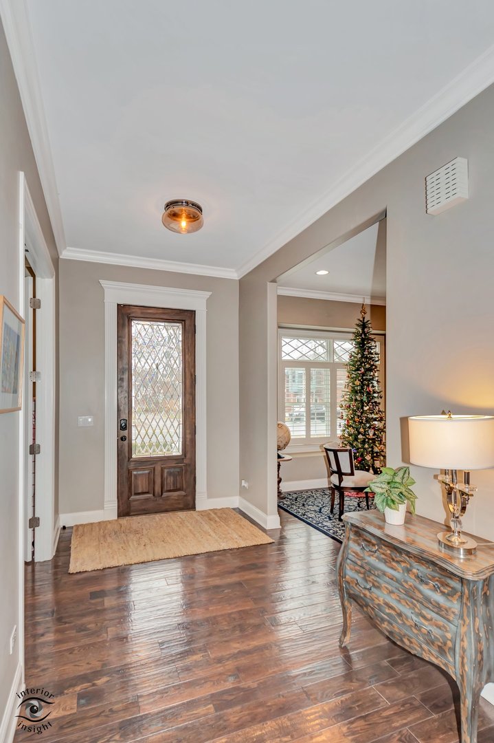 117 S La Grange Road, La Grange, IL 60525