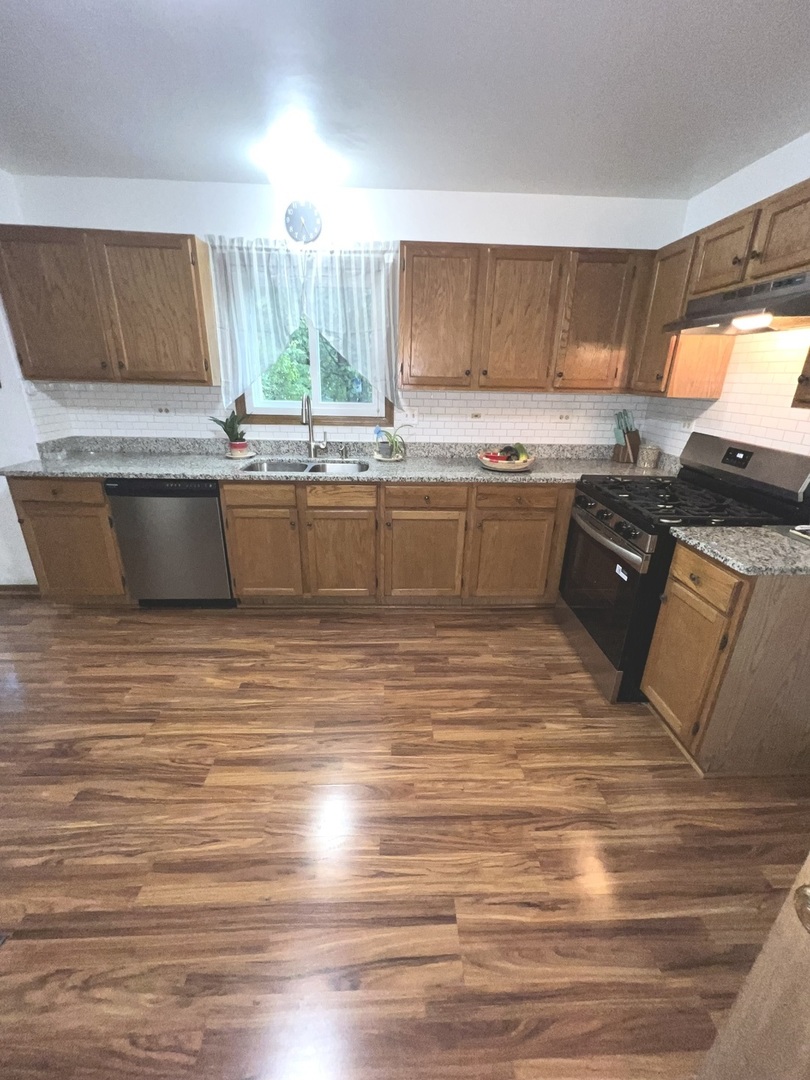 1018 Rain Tree Drive, Bolingbrook, IL 60440