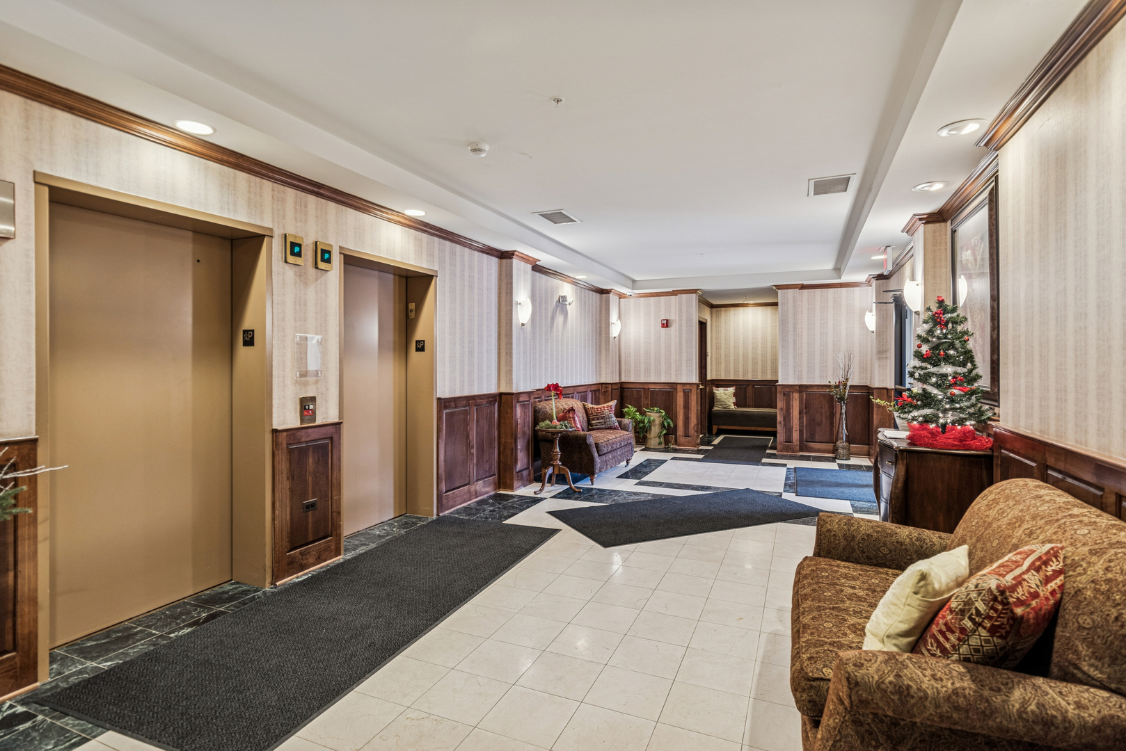 310 E Church Street #101, Libertyville, IL 60048