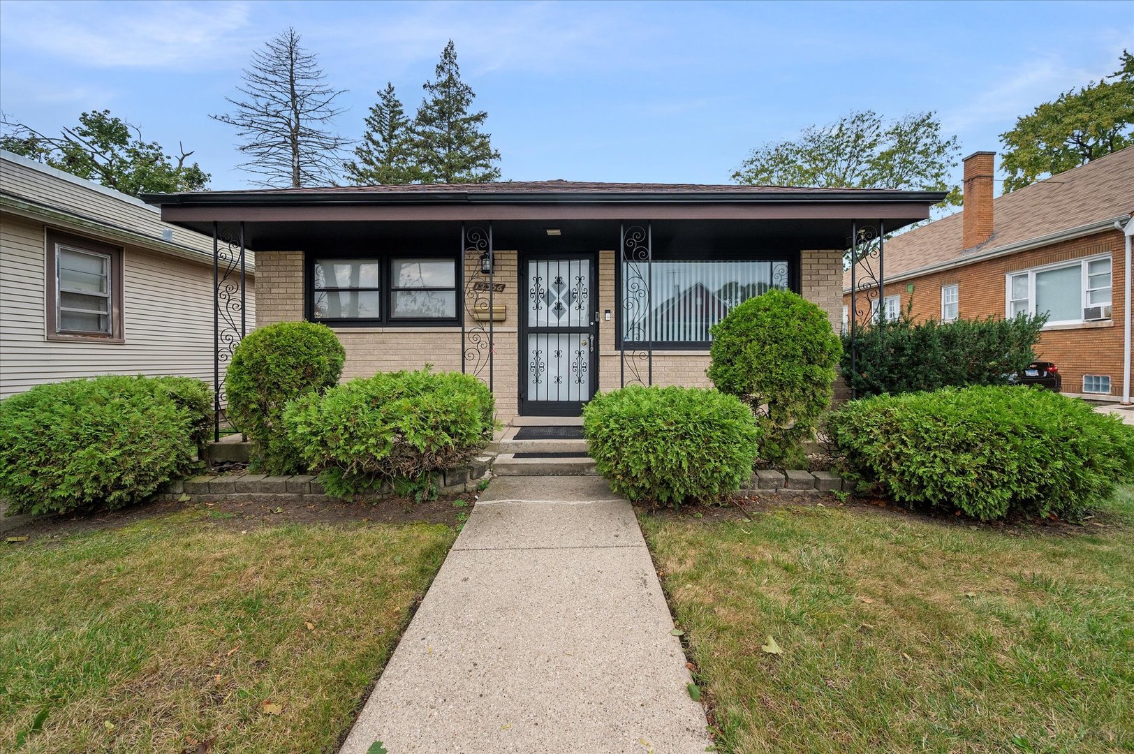 12356 S Carpenter Street, Calumet Park, IL 60827