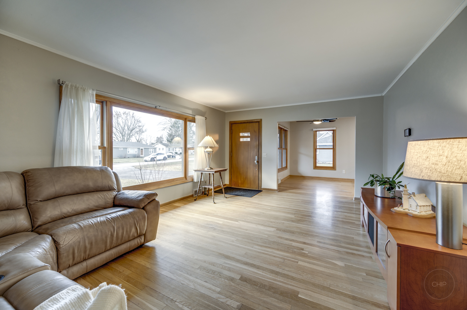 28W544 Forest View Avenue, Warrenville, IL 60555