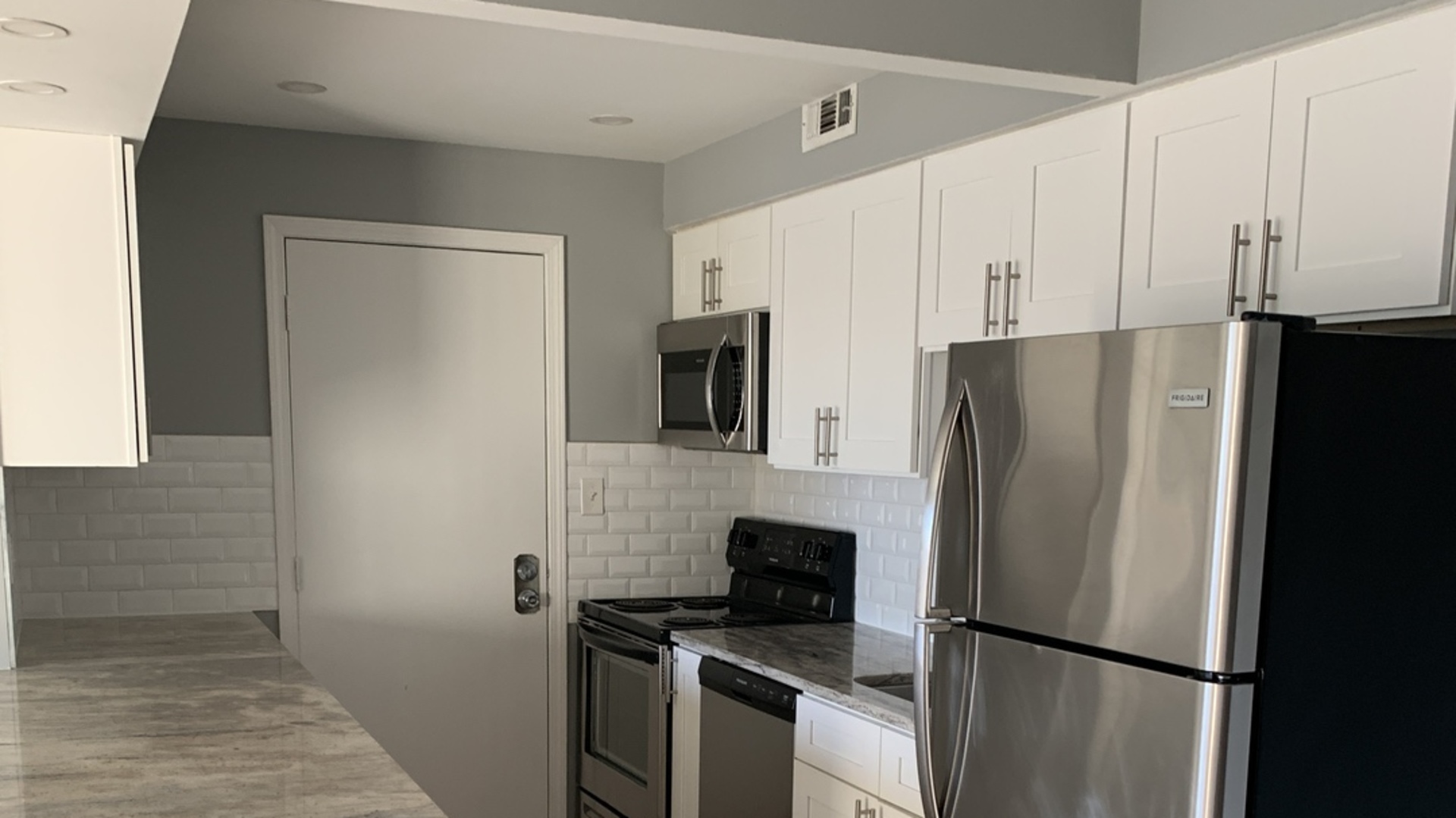 8141 W 84th Place #2D, Justice, IL 60458