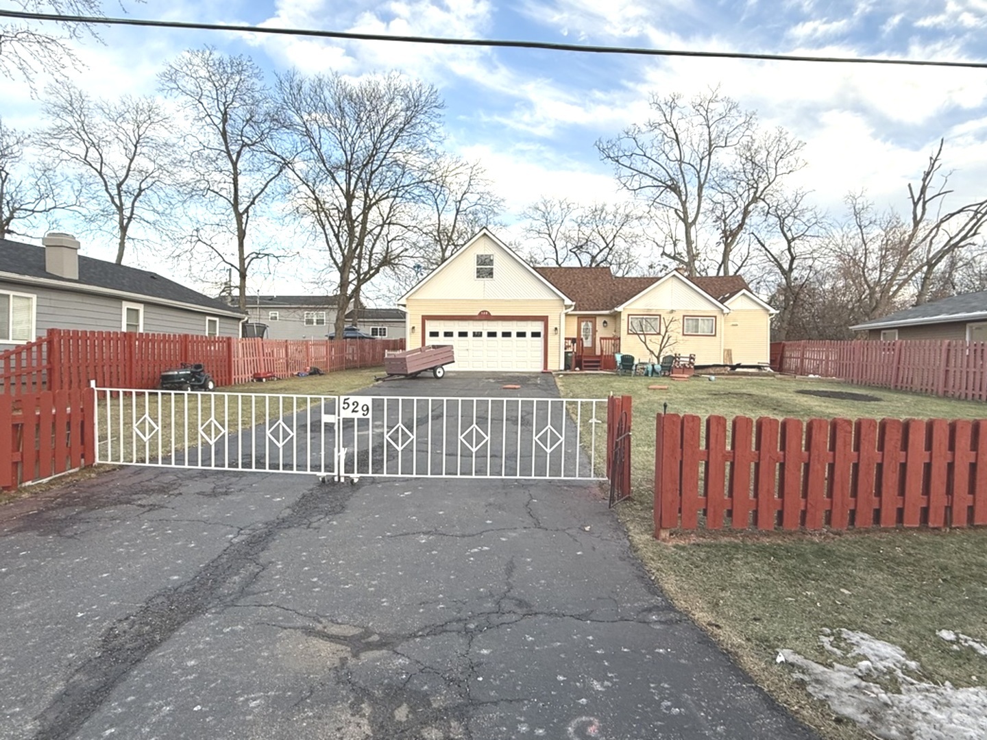 529 N Ravine Drive, Round Lake Park, IL 60073