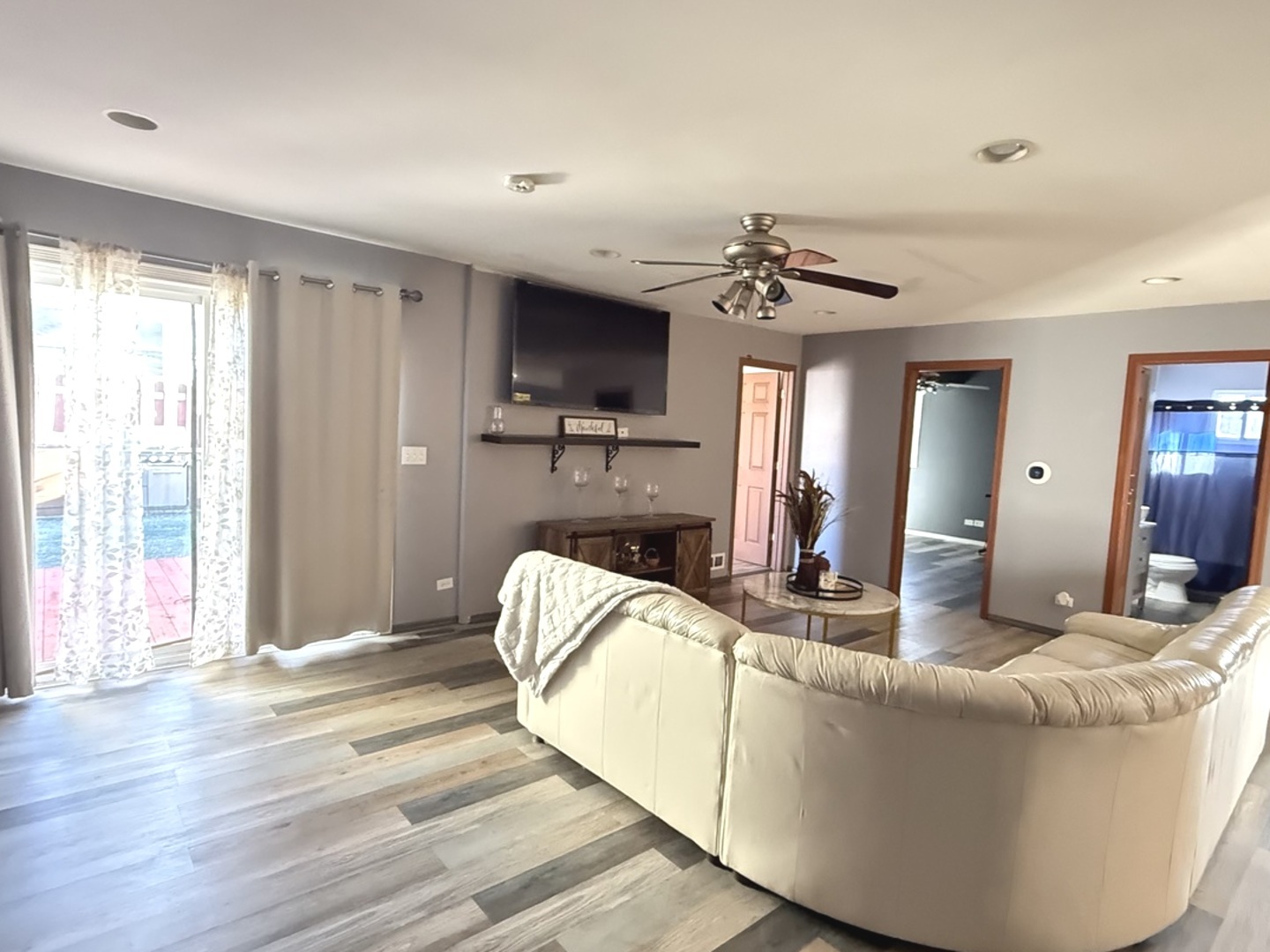 529 N Ravine Drive, Round Lake Park, IL 60073