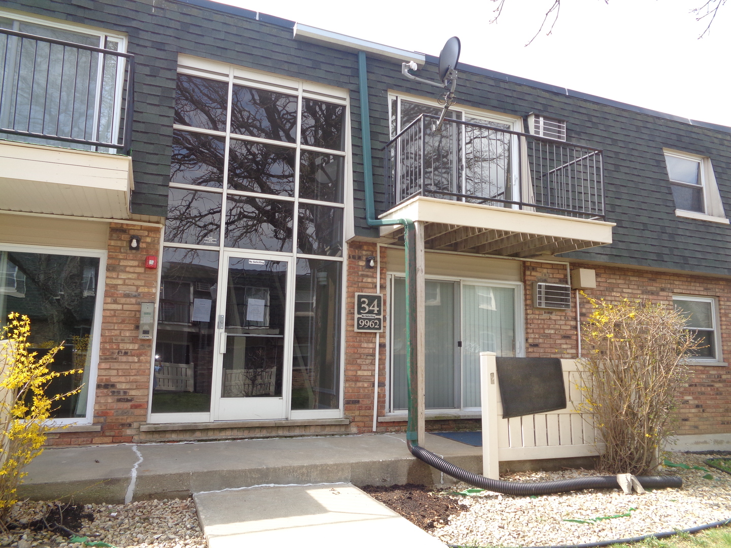 9962 S 84 TH Terrace #301, Palos Hills, IL 60465