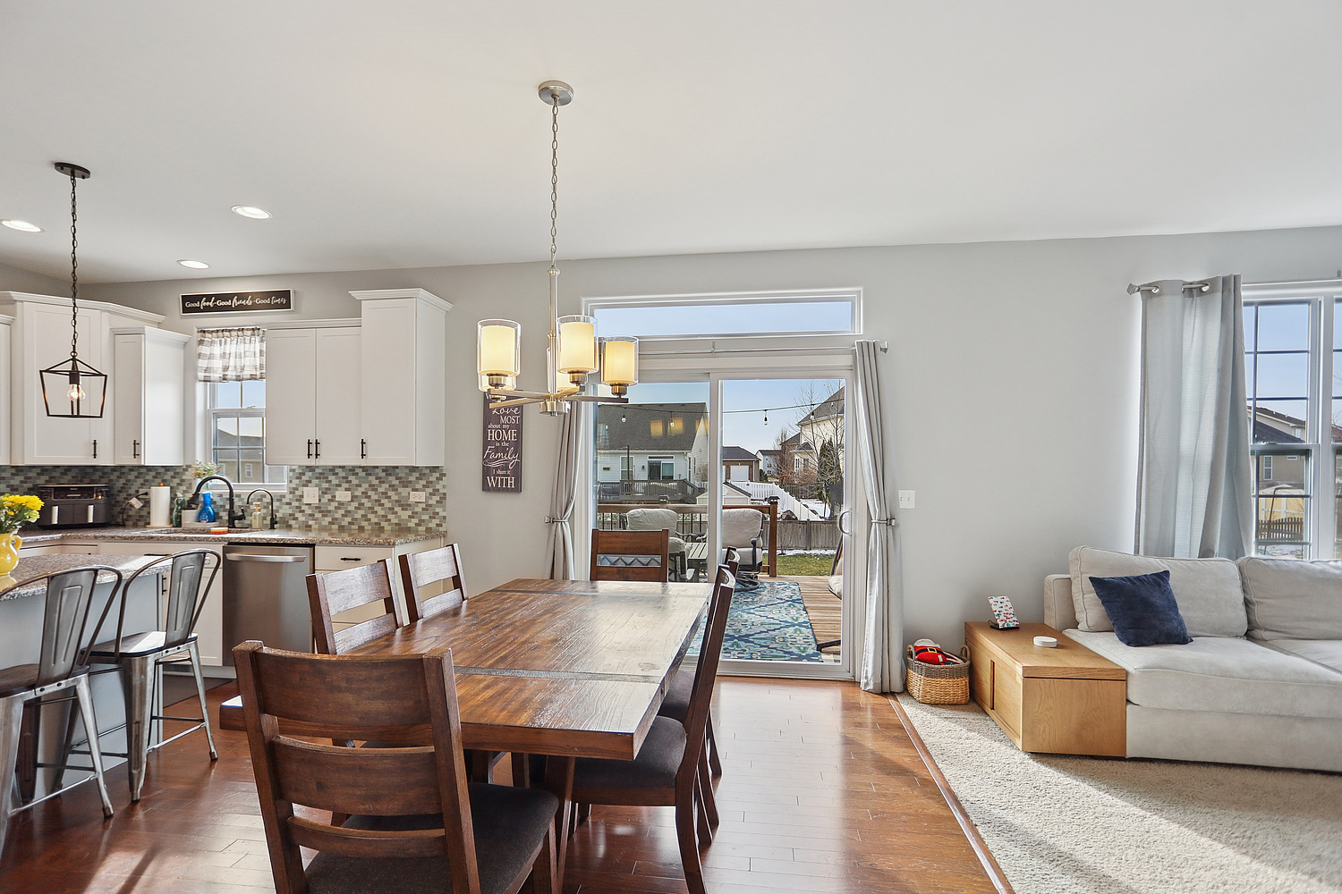 882 N Carly Circle, Yorkville, IL 60560