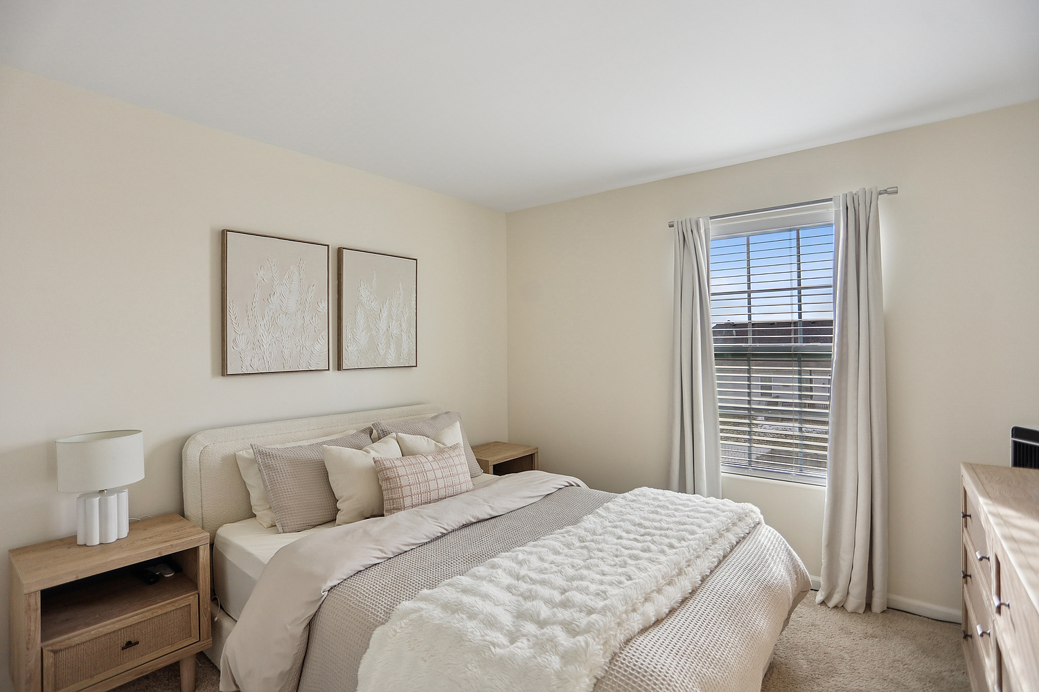 882 N Carly Circle, Yorkville, IL 60560