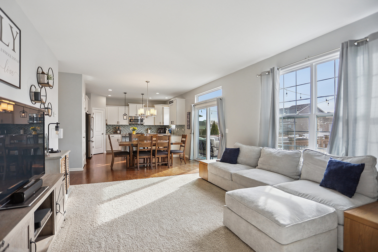 882 N Carly Circle, Yorkville, IL 60560