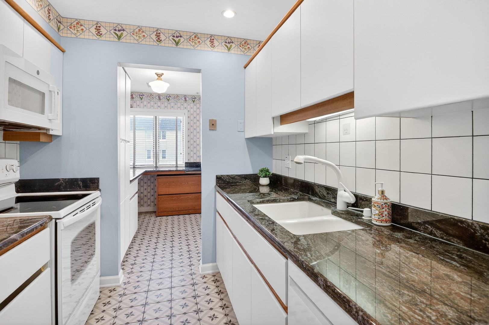 907 Curtiss Street #407, Downers Grove, IL 60515