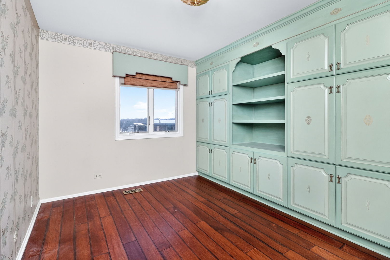 907 Curtiss Street #407, Downers Grove, IL 60515