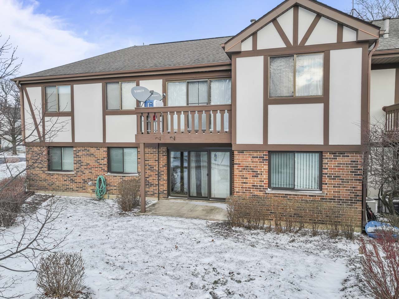 328 Woodbury Court #B1, Schaumburg, IL 60193