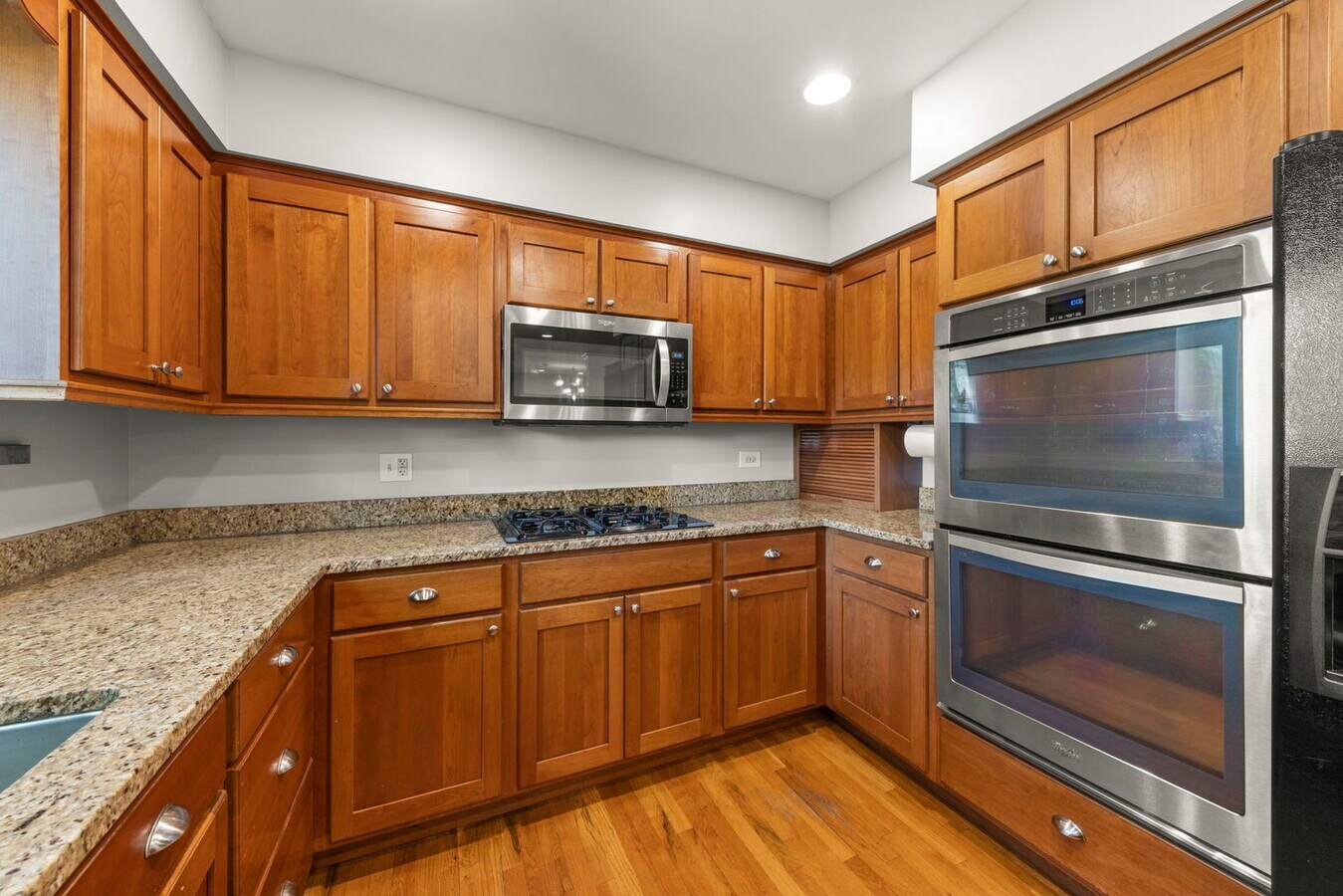 10S160 ALMA Lane, Naperville, IL 60564