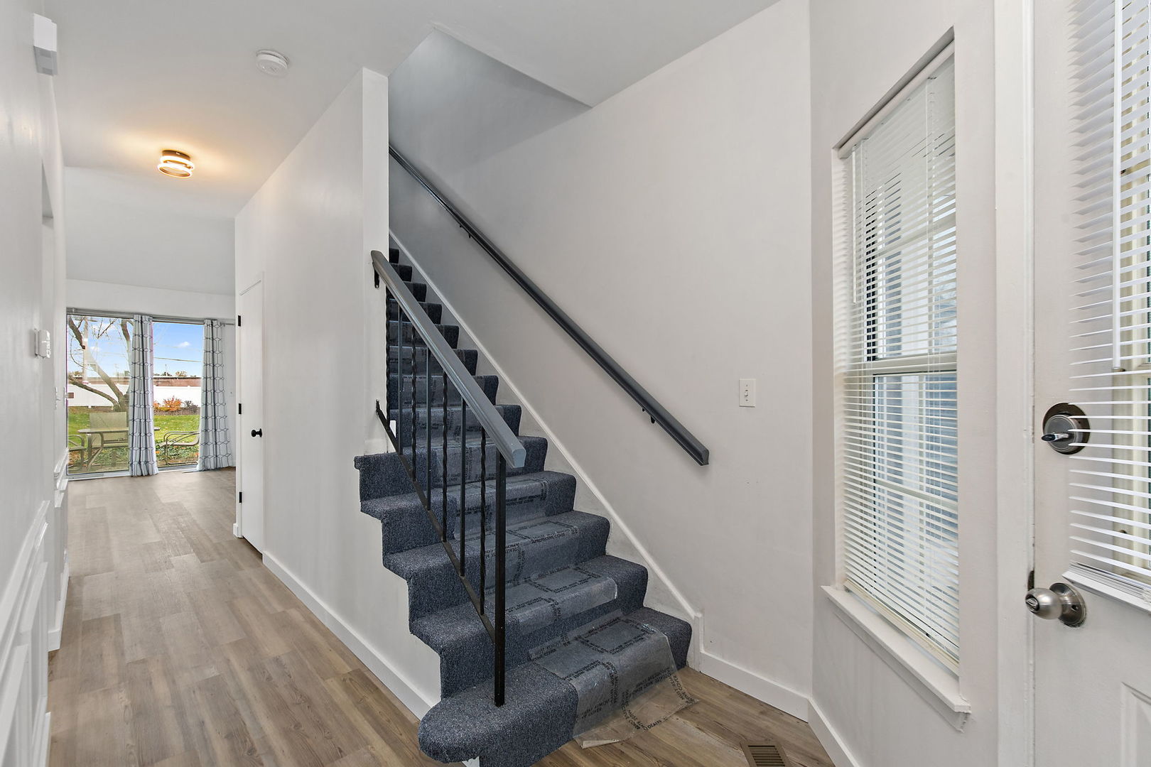 1113 Regency Court, Schaumburg, IL 60193