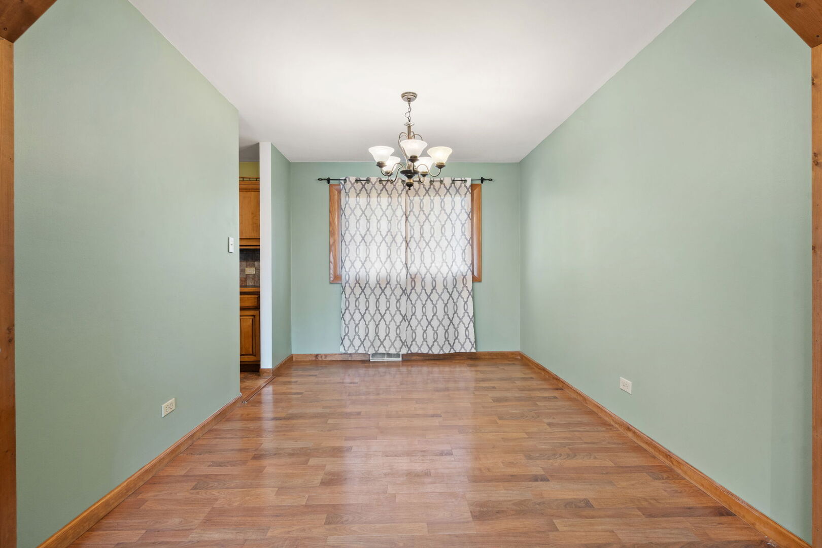 17759 Maple Street, Lansing, IL 60438