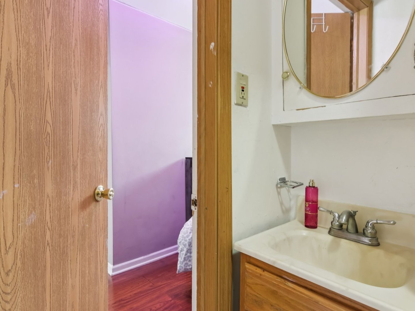 2124 Halsey Drive, Des Plaines, IL 60018