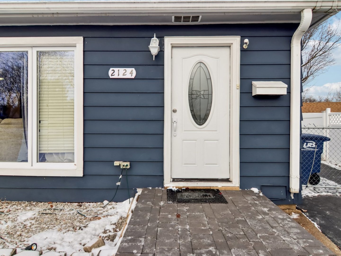 2124 Halsey Drive, Des Plaines, IL 60018