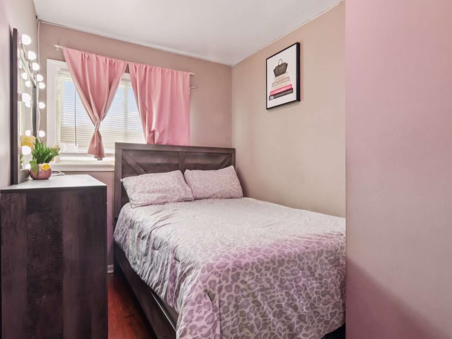 2124 Halsey Drive, Des Plaines, IL 60018