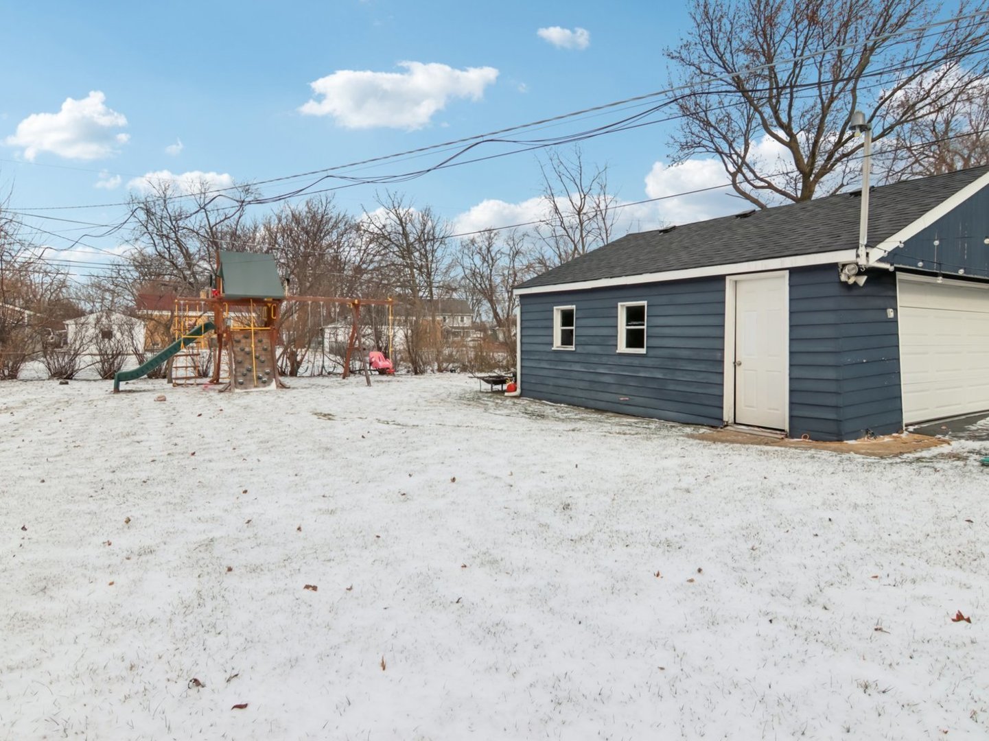 2124 Halsey Drive, Des Plaines, IL 60018