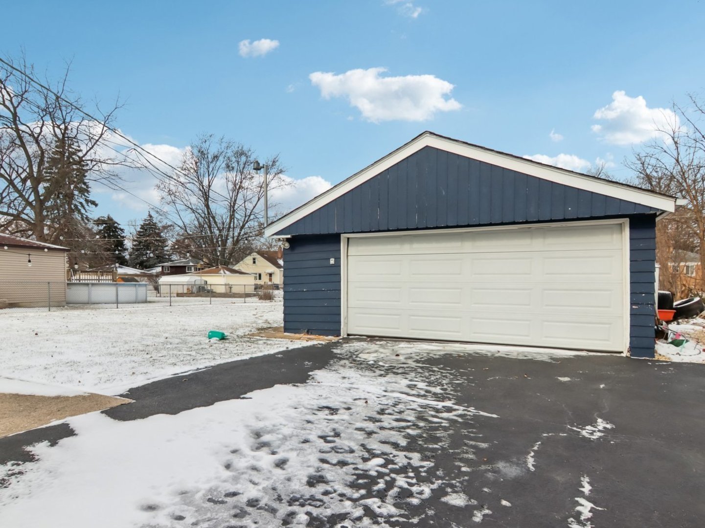 2124 Halsey Drive, Des Plaines, IL 60018