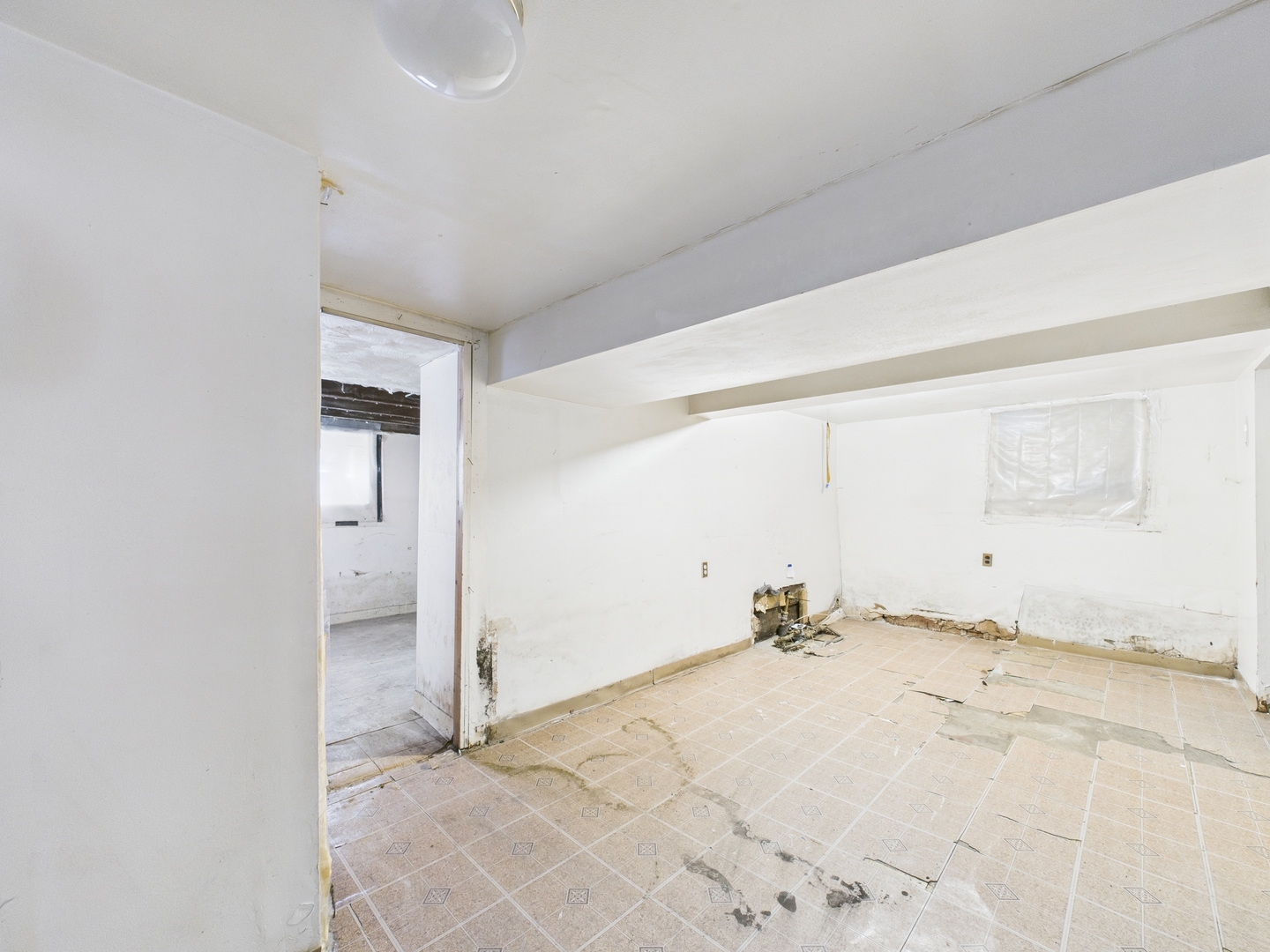 5830 W Race Avenue, Chicago, IL 60644