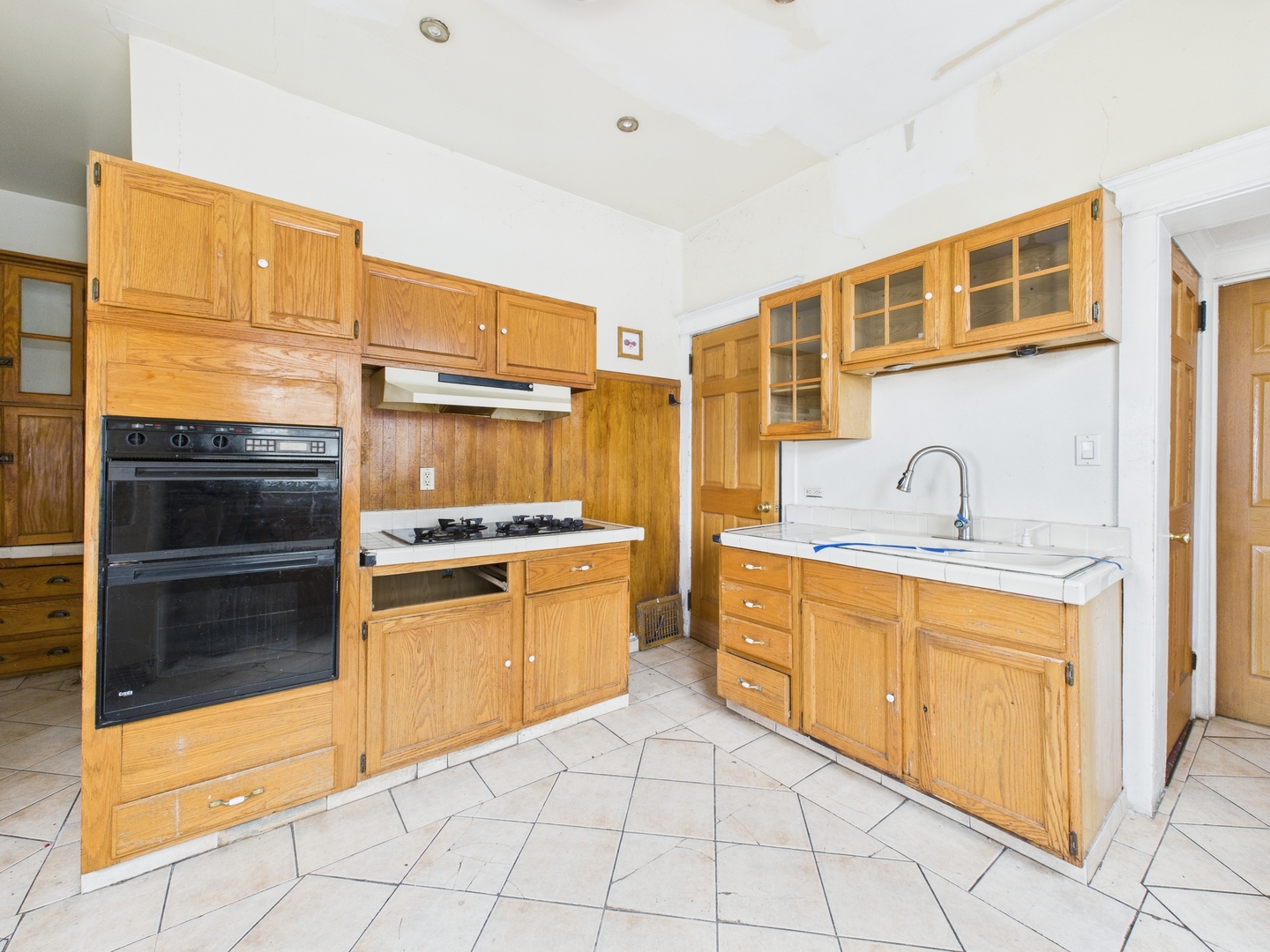 5830 W Race Avenue, Chicago, IL 60644