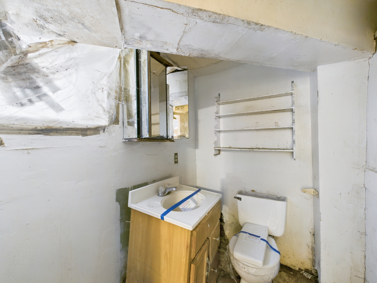 5830 W Race Avenue, Chicago, IL 60644