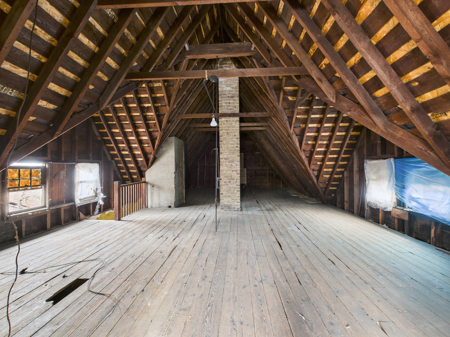 5830 W Race Avenue, Chicago, IL 60644