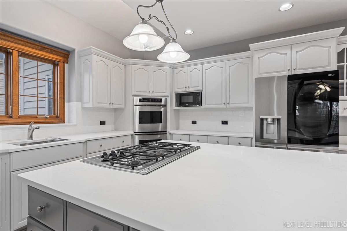 884 Twin Elms Lane, Batavia, IL 60510