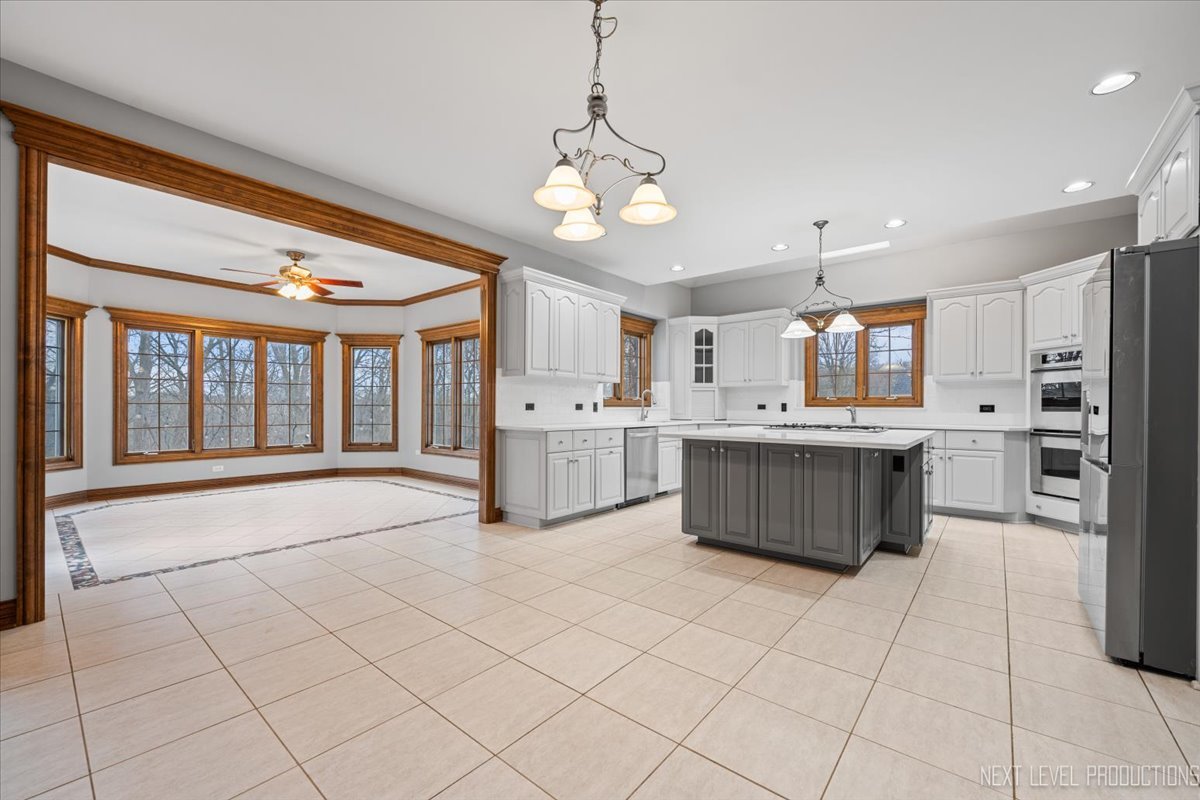 884 Twin Elms Lane, Batavia, IL 60510