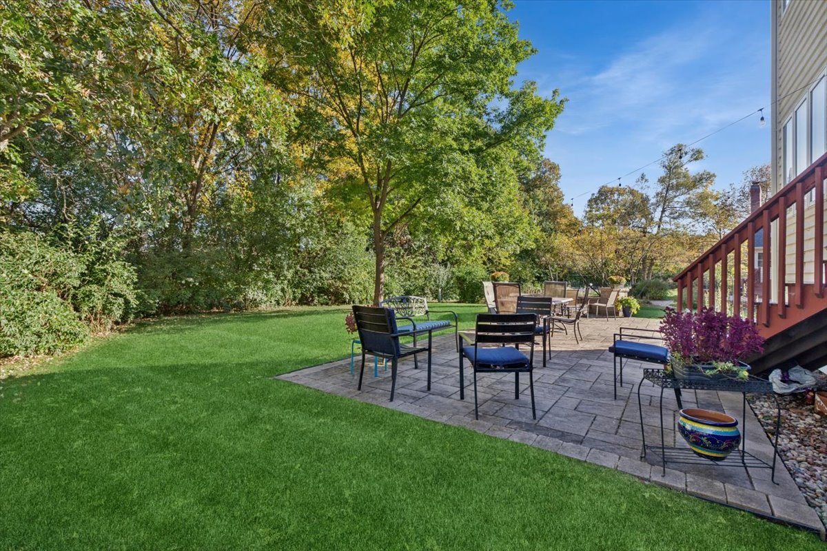 884 Twin Elms Lane, Batavia, IL 60510