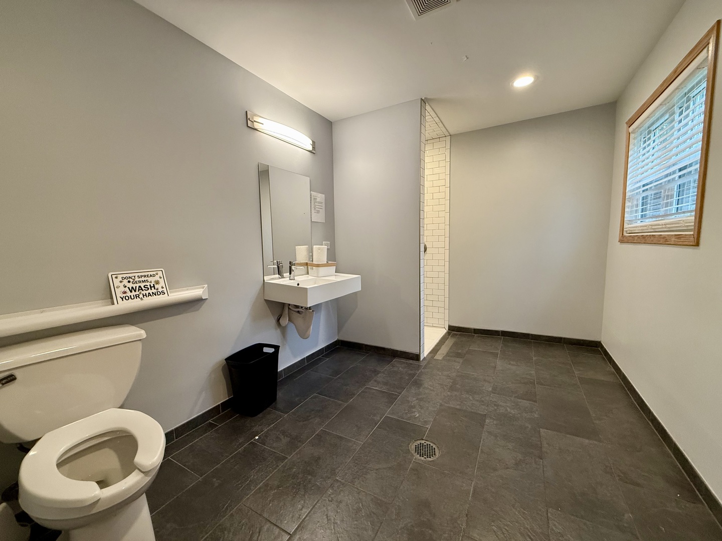 14401 Pulaski Road, Midlothian, IL 60445