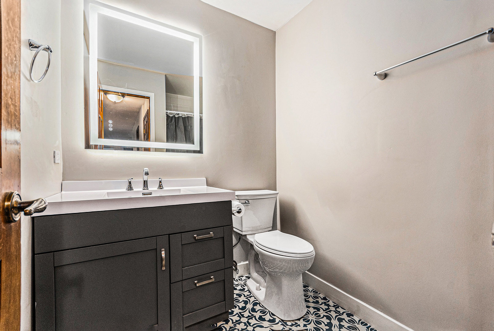 3942 Broadmoor Circle, Naperville, IL 60564