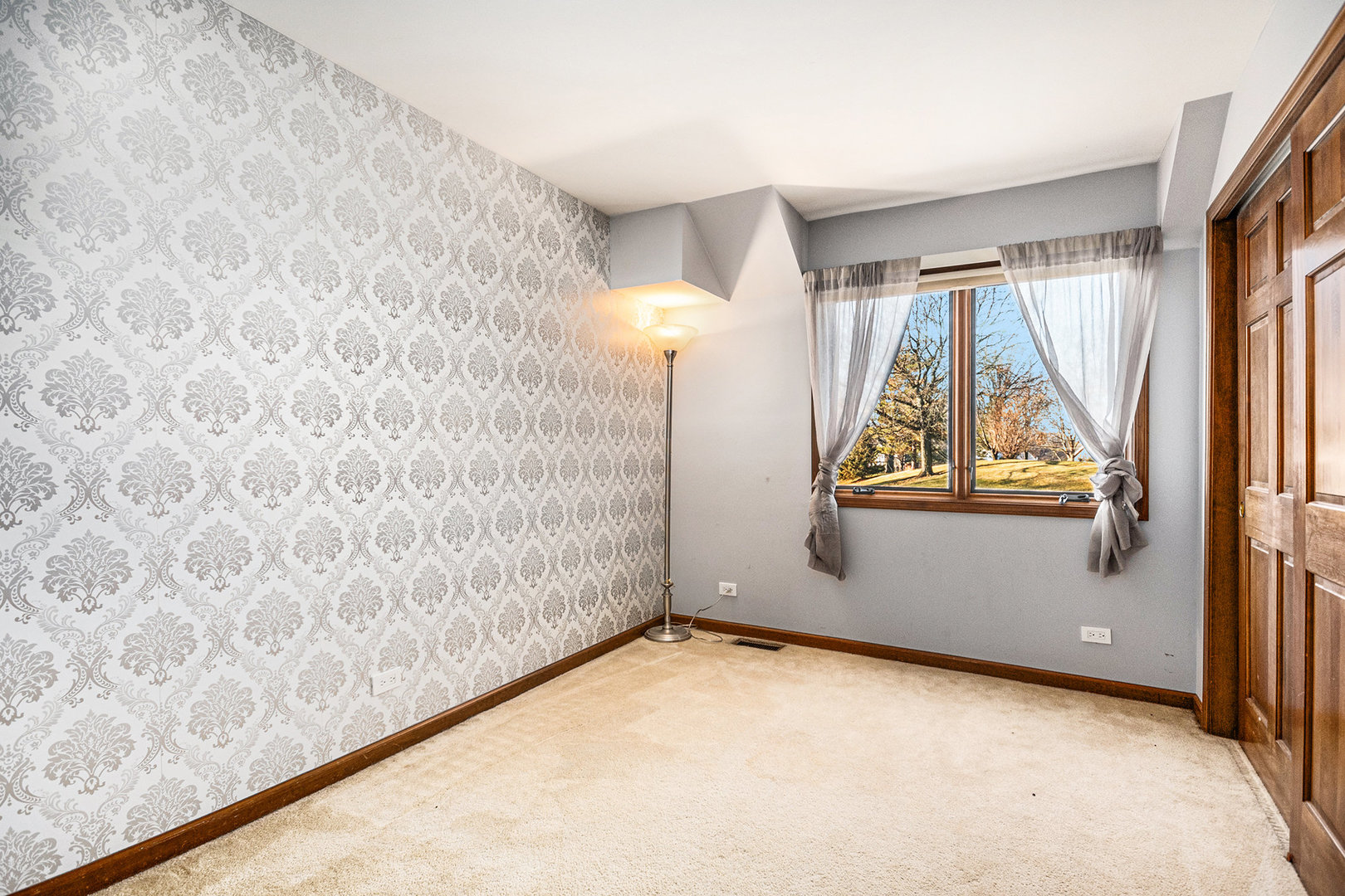 3942 Broadmoor Circle, Naperville, IL 60564