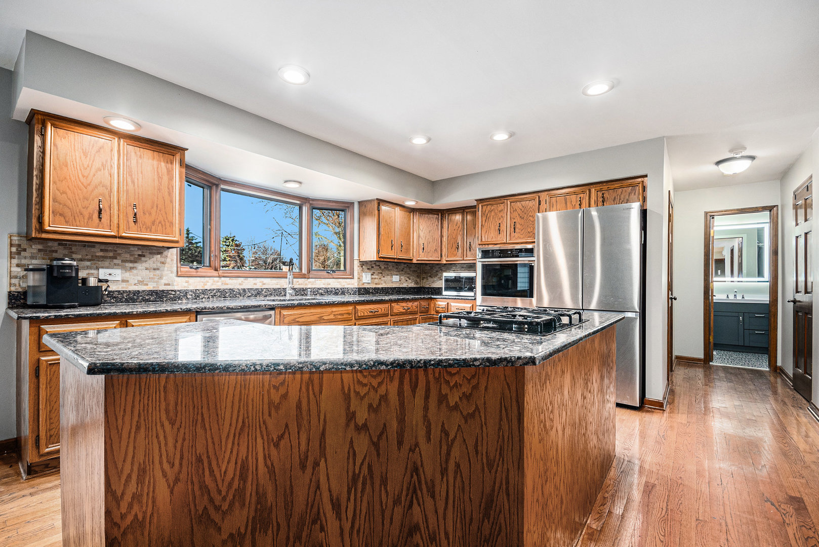 3942 Broadmoor Circle, Naperville, IL 60564