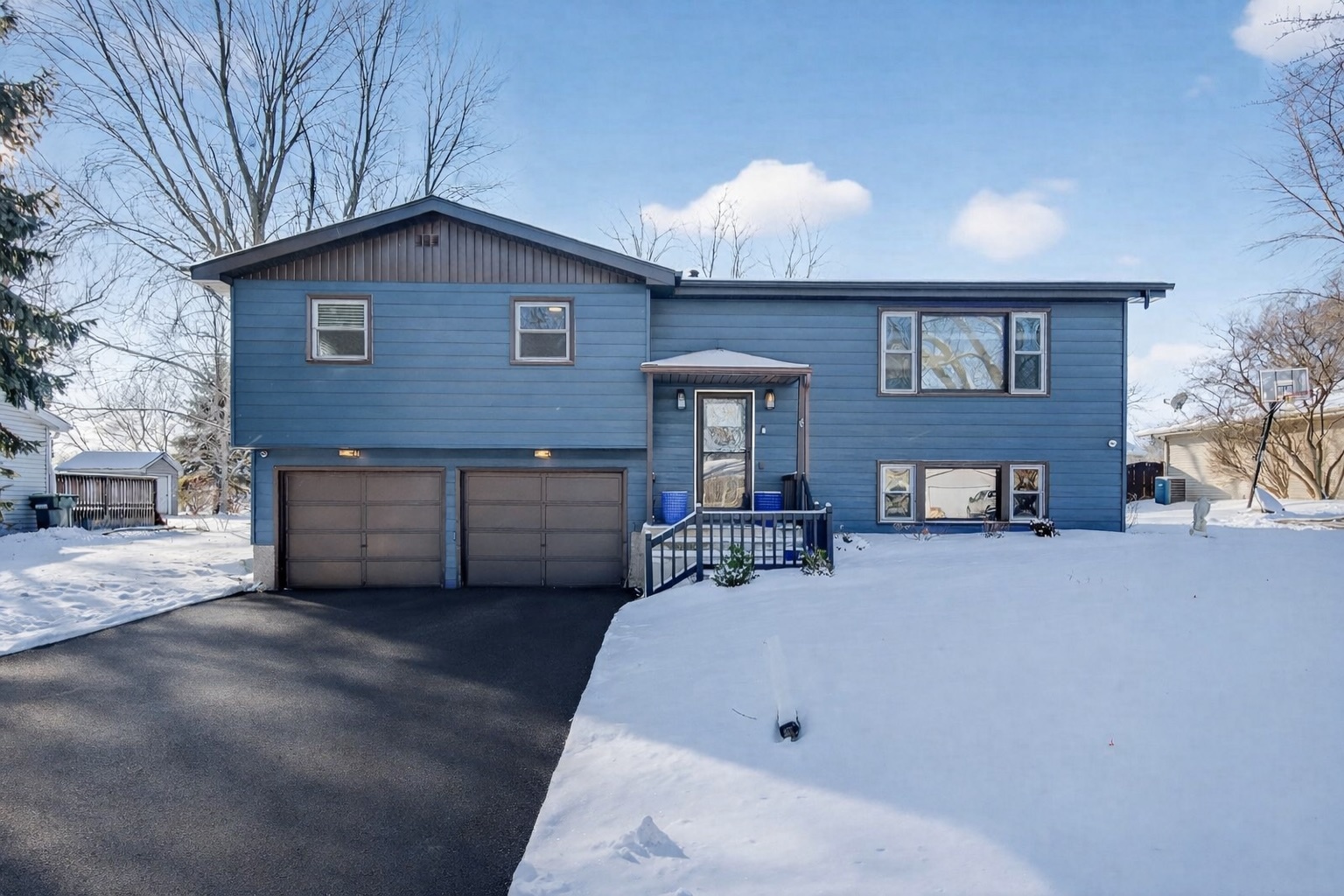 24333 S Valley Drive, Channahon, IL 60410