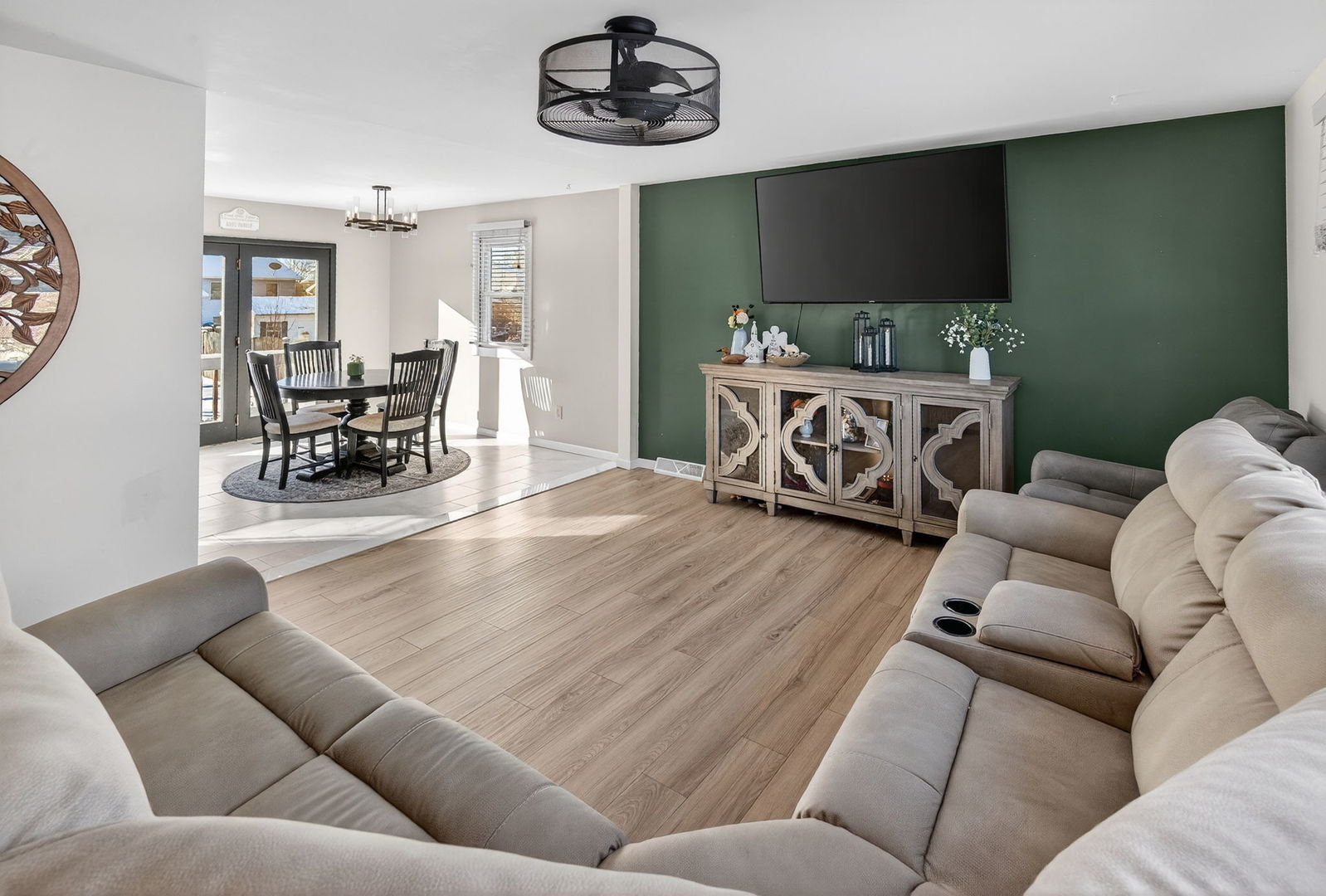 24333 S Valley Drive, Channahon, IL 60410