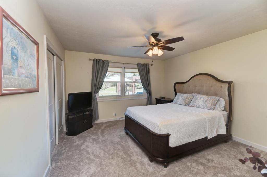 6 Meadowood Drive, Oak Brook, IL 60523