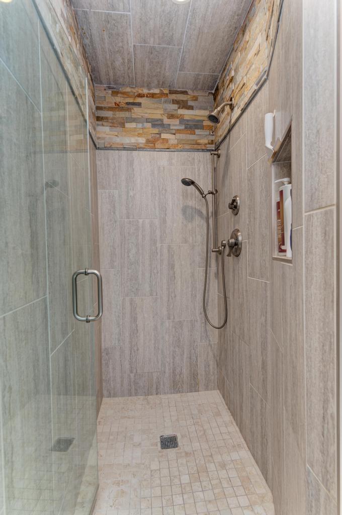 6 Meadowood Drive, Oak Brook, IL 60523