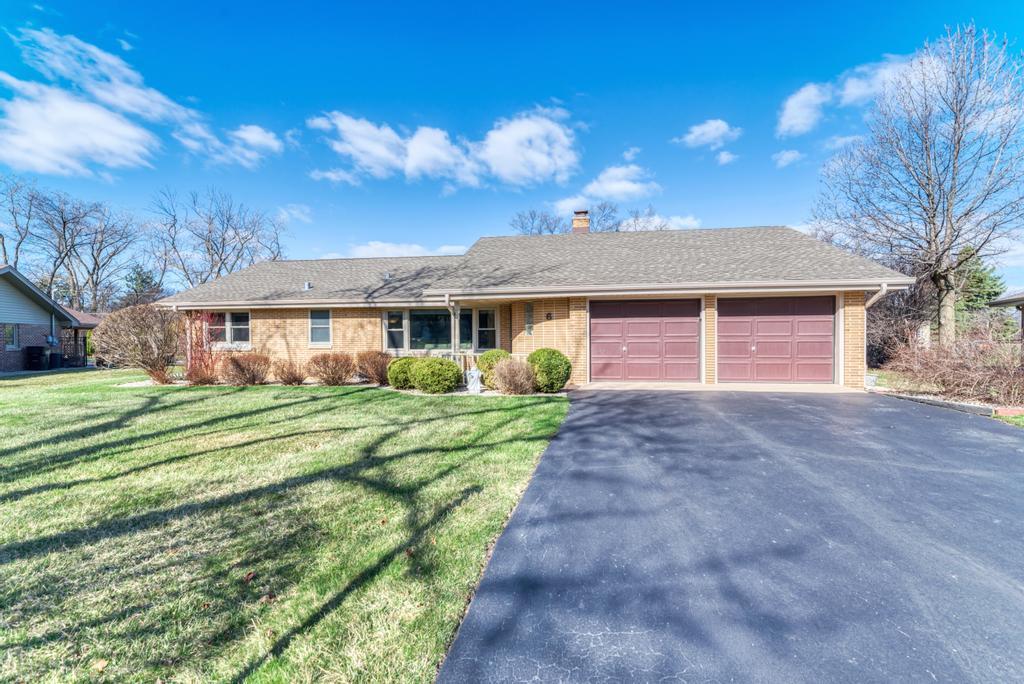 6 Meadowood Drive, Oak Brook, IL 60523