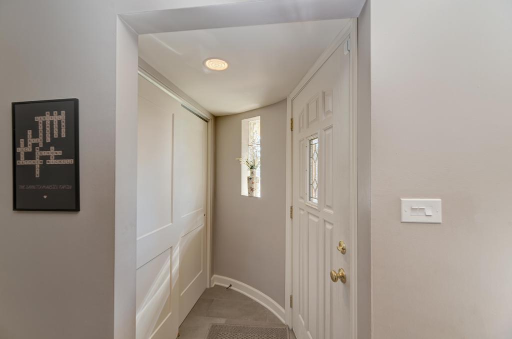 6 Meadowood Drive, Oak Brook, IL 60523